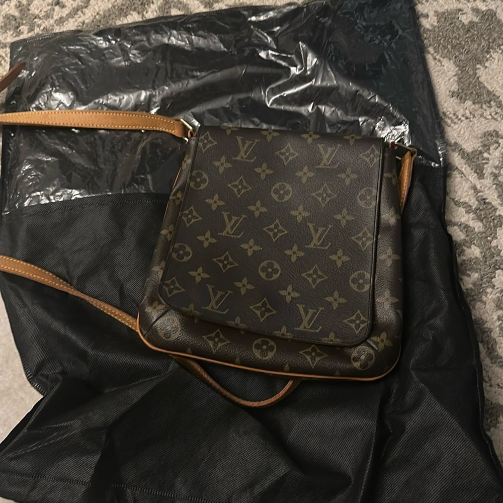 LOUIS VUITON MUSETTE SALSA PM